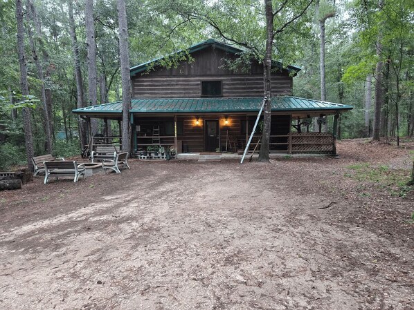Exterior - Big Beautiful Cabin amongst Towering Pines (Navasota)