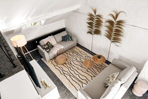 Télévision, chaîne hi-fi