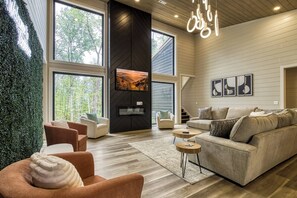 TV, caminetto, videogiochi