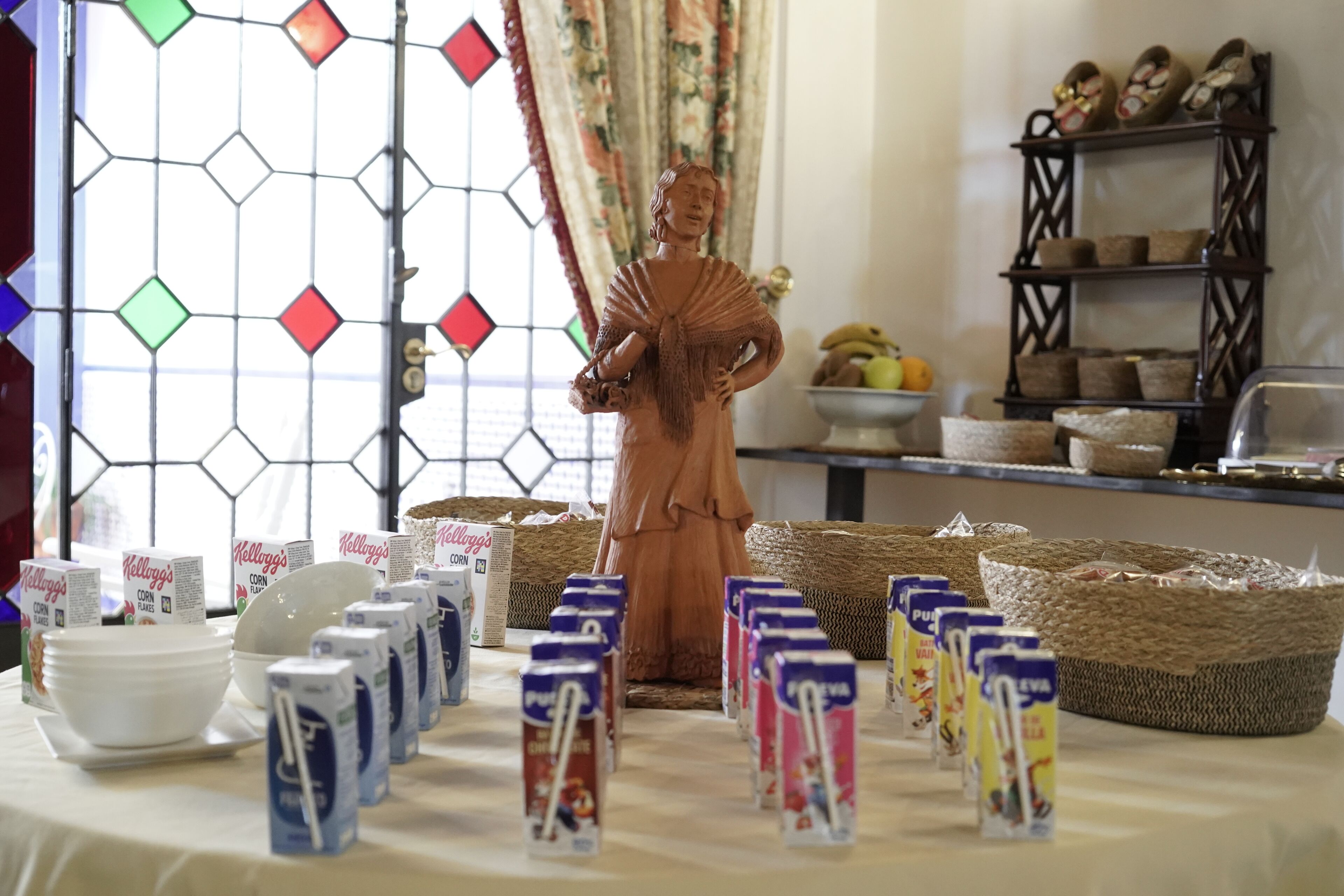 Café da manhã com buffet grátis todos os dias