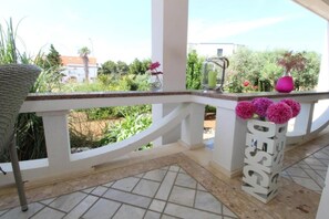 Front of property - Apartments Danijela Novalja (Novalja)