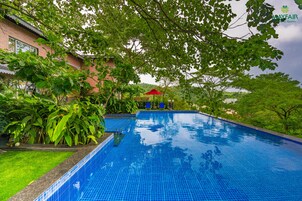 5 piscinas externas