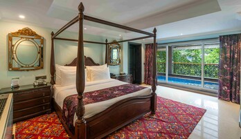 Pool Cottage | Soundproofing, free WiFi