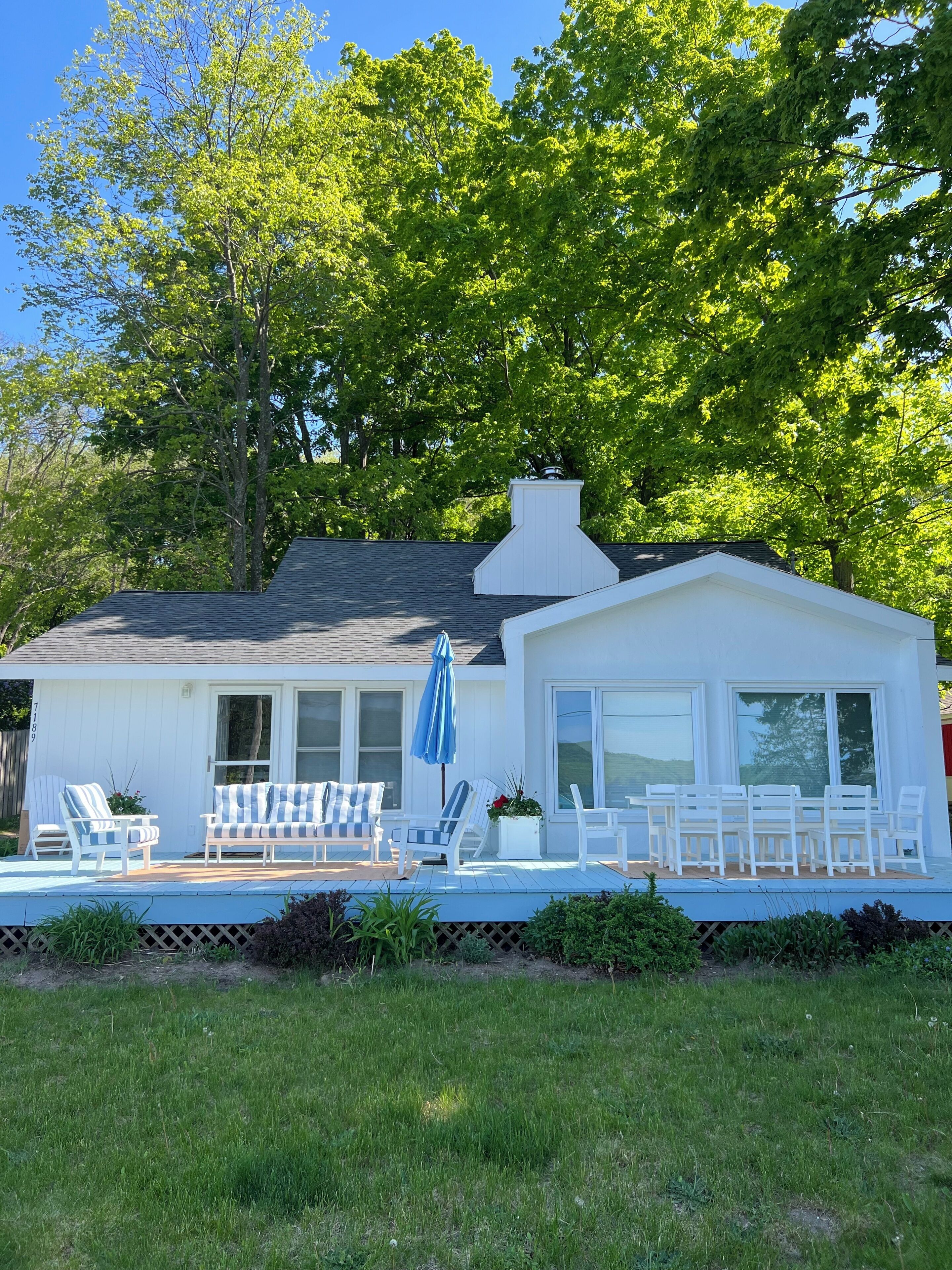 New-The Shaye Hideaway- Stylish cottage with private Little Glen Lake access