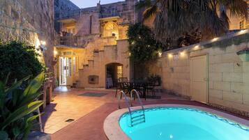 Biệt thự Deluxe | Hồ bơi ngoài trời | Hồ bơi ngoài trời