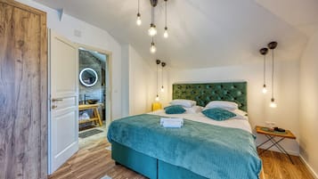 Family House, Multiple Bedrooms, 2 Bathrooms, Mountainside (Hedonistic Vineyard Estate with Hot) | 4 bedrooms, iron/ironing board, free WiFi, bed sheets
