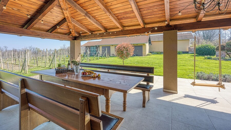 Hedonistic Vineyard Estate With Hot Tub