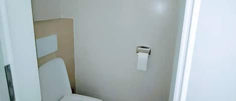 Zimmer, 1 Schlafzimmer, Raucher, Balkon | Badezimmer