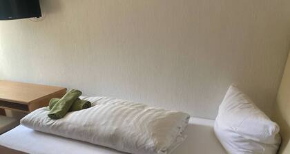 Room in Guest Room - Single Room With Shared Bathroom and Kitchen