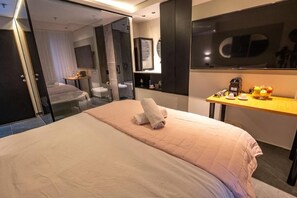 スタンダード ダブルルーム 浴槽 | WiFi (無料)、ベッドシー ツ