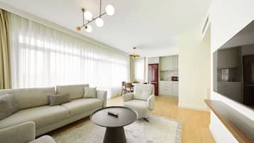 3 dormitoris, escriptori, planxa i posts de planxar i wifi gratuïta