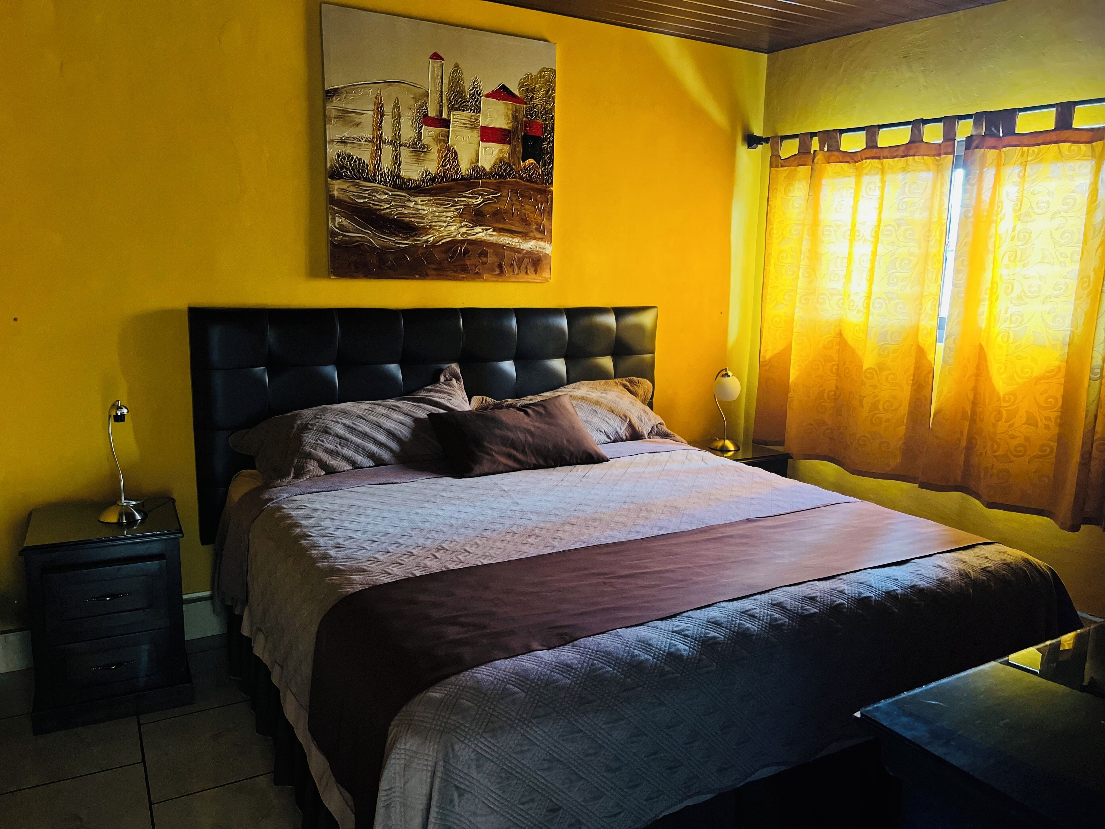 5 bedrooms, free WiFi, bed sheets