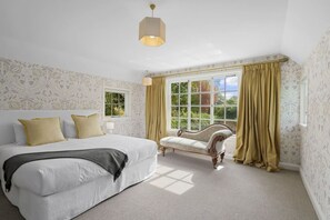 3 quartos, escrivaninha, ferros/tábuas de passar roupa, Wi-Fi