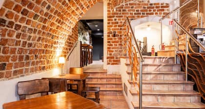 Shick Hostel & Apartments