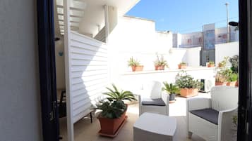 Lejlighed - 3 soveværelser - ryger - byudsigt | Terrasse/gårdhave