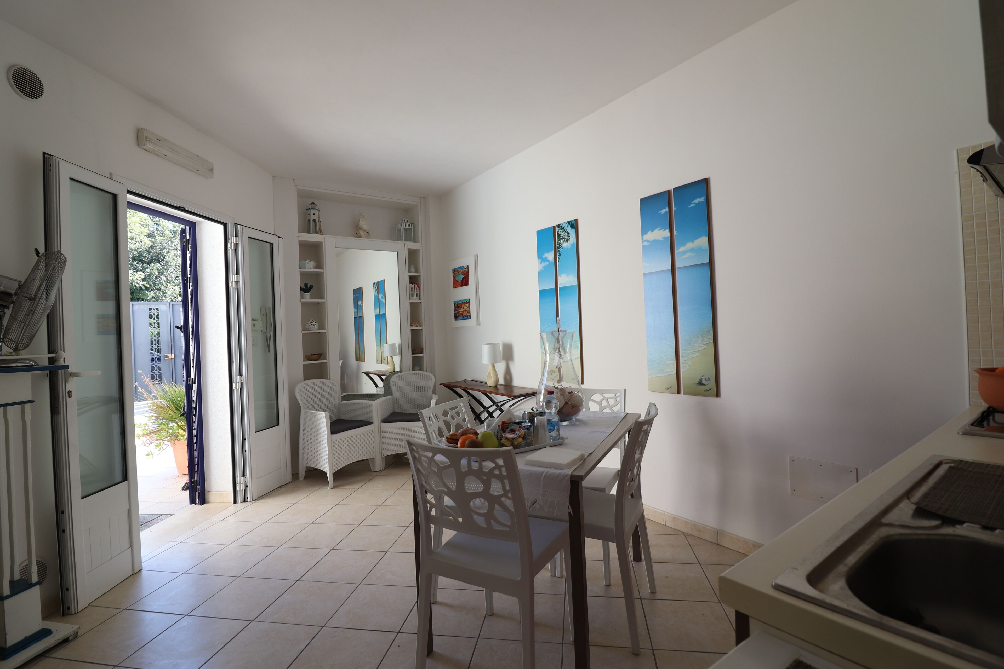 Apartment, 3 Bedrooms, Smoking, City View | Dining