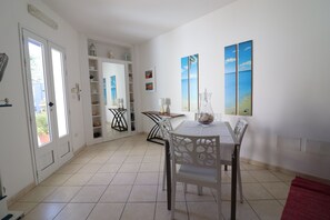 Apartment, 3 Schlafzimmer, Raucher, Stadtblick | Speisen