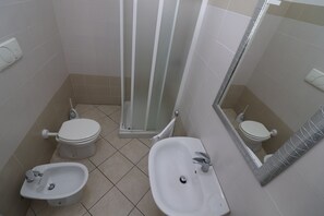 Departamento, 3 habitaciones, para fumadores, vista a la ciudad | Baño