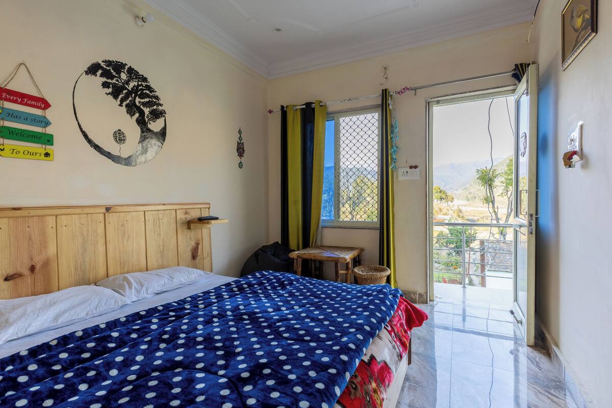 Cozy Valley View Room with Balcony | Desk, rollaway beds (surcharge), WiFi (free), bed sheets