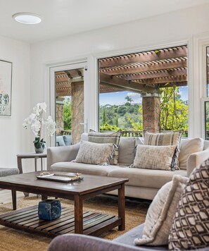 Smart TV, fireplace, offices