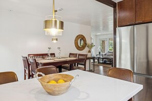 Dining - Santa Barbara Mesa Home on the hill (Santa Barbara)