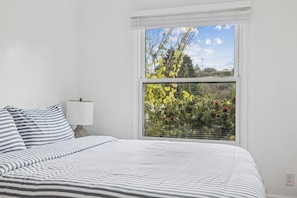 4 bedrooms, desk, iron/ironing board, WiFi