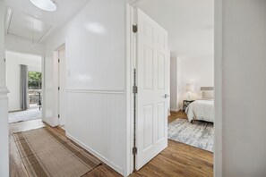 4 bedrooms, desk, iron/ironing board, WiFi