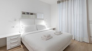 Apartment (1 Bedroom) | 1 bedroom, iron/ironing board, cribs/infant beds, bed sheets - Italianway - Compagnoni 12 - Suite Mirabel (Milan)
