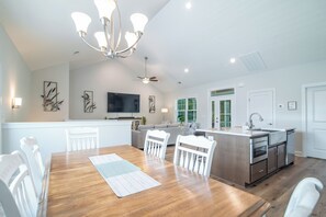 Dining - 4 generations Brand New 4BR home, golf cart ride to the beach (Pawleys Island)