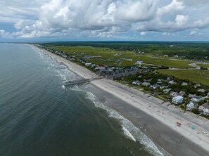 Beach nearby - 4 generations Brand New 4BR home, golf cart ride to the beach (Pawleys Island)