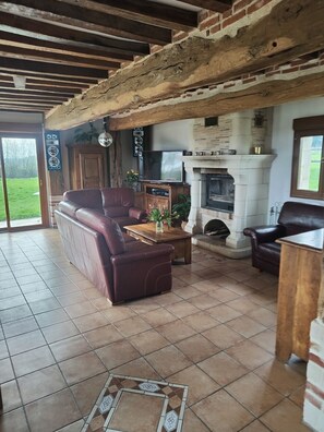 Interior - Gîte " Aux Plaisirs " les Deux Vallées (Le Bois-Hellain)