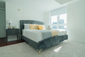 2 bedrooms, iron/ironing board, WiFi