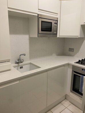 Micro-ondas, fogão, cooktop, lava-louças
