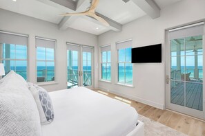 9 habitaciones, tabla de planchar con plancha, cuna de viaje y internet 