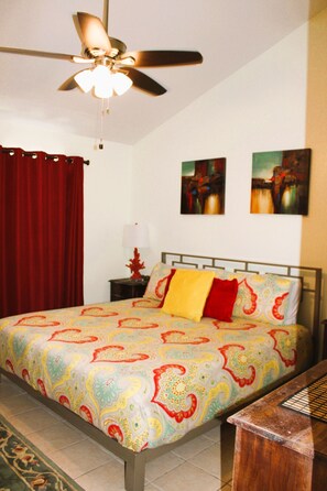 2 bedrooms, WiFi, bed sheets - Bayside bayfront condo (Rockport)