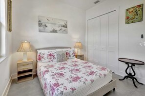 4 bedrooms, desk, iron/ironing board, travel cot - Private Pool/Spa Home w/ Outdoor Kitchen, Near (Bonita Springs)