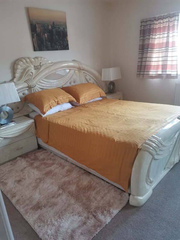 Casa | 1 dormitorio, tabla de planchar con plancha, wifi gratis y ropa de cama