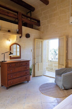 3 bedrooms, Egyptian cotton sheets, premium bedding - Ta' Nikola Farmhouse (Kercem)