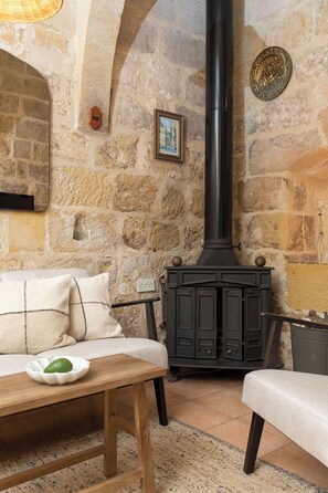 3 bedrooms, Egyptian cotton sheets, premium bedding - Ta' Nikola Farmhouse (Kercem)