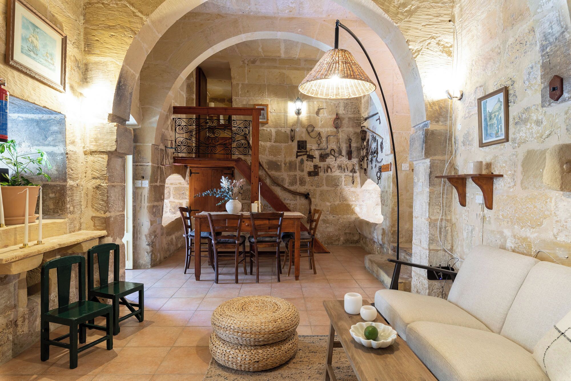 舒適別墅 | 起居區 | 28-吋智慧型電視，提供有線頻道