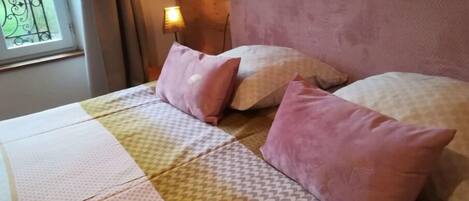 1 室のベッドルーム、WiFi、ベッドシーツ