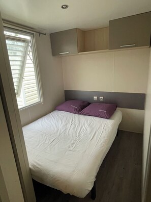 3 Schlafzimmer, Bügeleisen/Bügelbrett