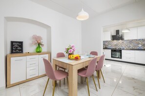 Dining - 2 bedroom holiday apartment, Viola Marija, with shared pool (Pula)