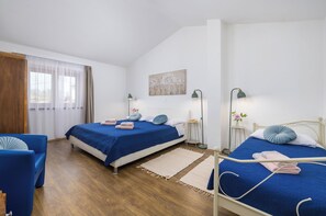 2 bedrooms, iron/ironing board, travel cot, free WiFi - 2 bedroom holiday apartment, Viola Marija, with shared pool (Pula)