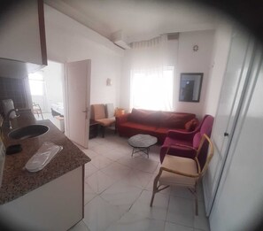 Basic Apartment | Free WiFi - Kibar Apart Pansiyon (Kusadasi)
