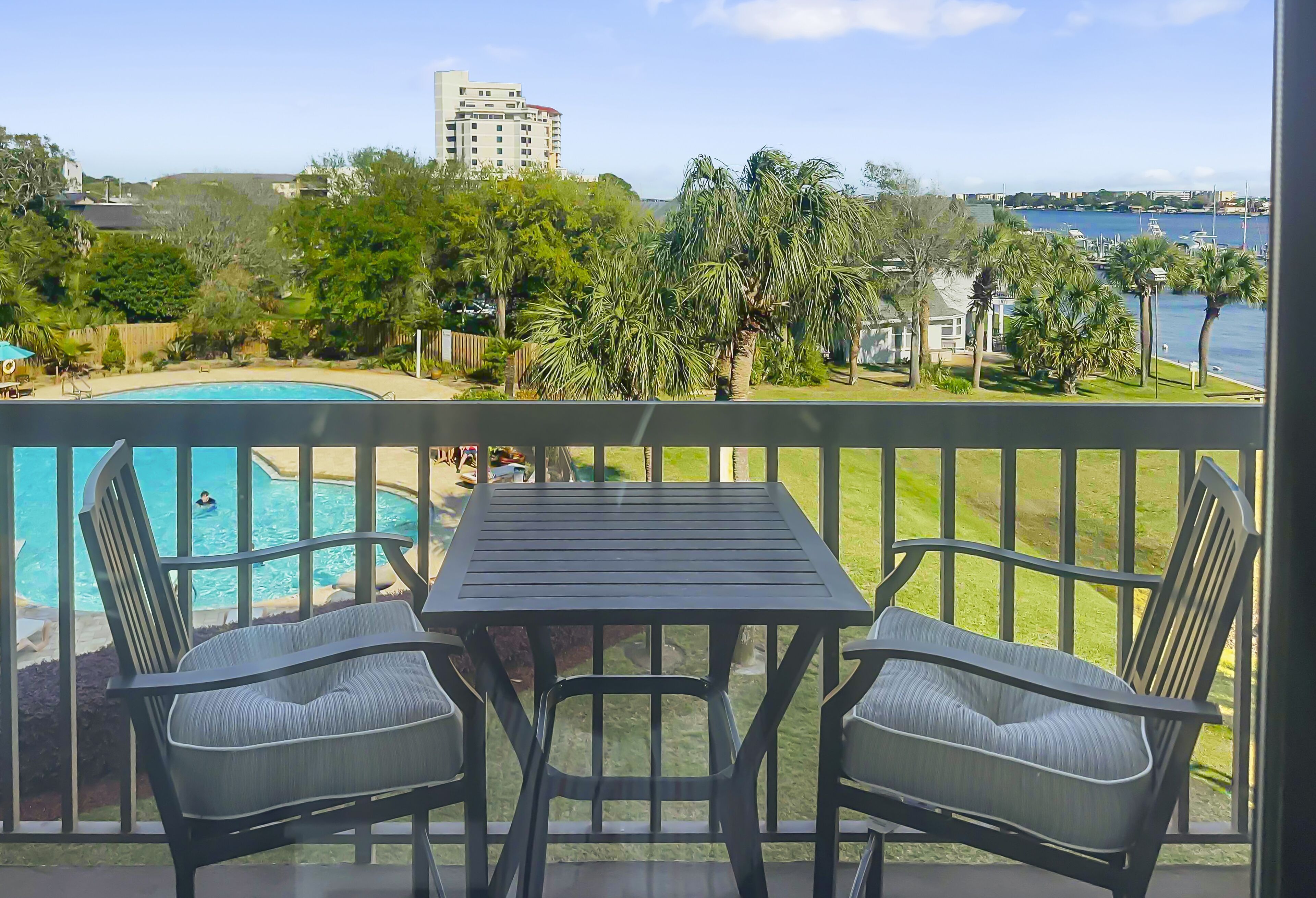 Pirates Bay B303 - Stunning Views - Comfortable and Affordable!