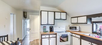 Greenwich Countryside Apartment w/ Shared Yard