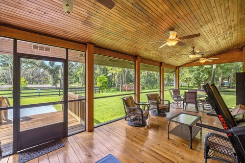 Tranquil Suite w/ Porch < 2 Mi to Cedar Lakes!