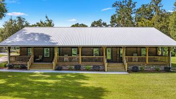 House (3 Bedrooms) | Front of property