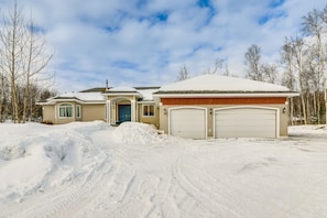 Exterior - Inviting Wasilla Vacation Rental: 6 Mi to Big Lake (Wasilla)